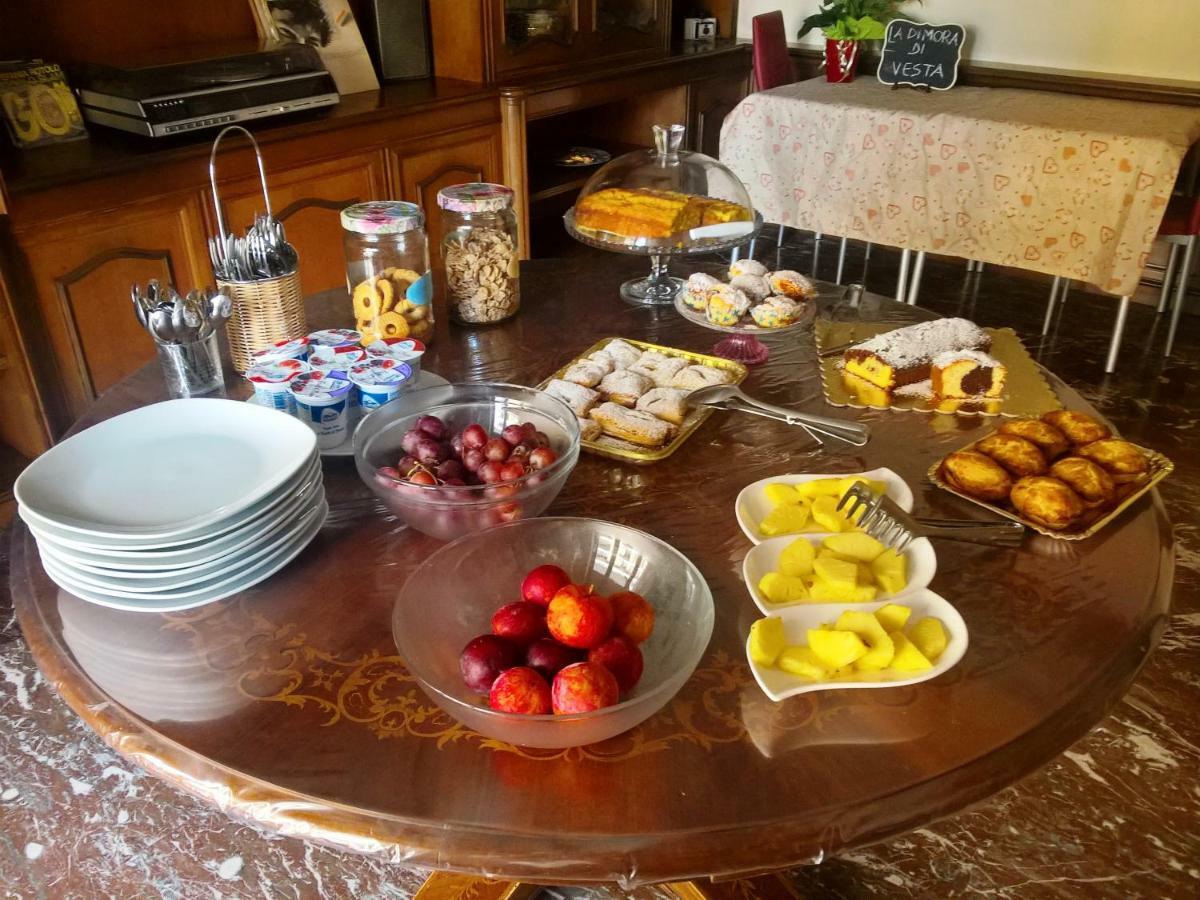 La Dimora Di Vesta Bed and Breakfast Lecce Exteriör bild